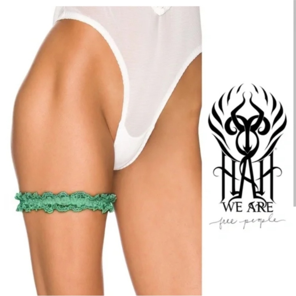 We are HAH One‎ and Done Emerald Green Garter NWT O/S